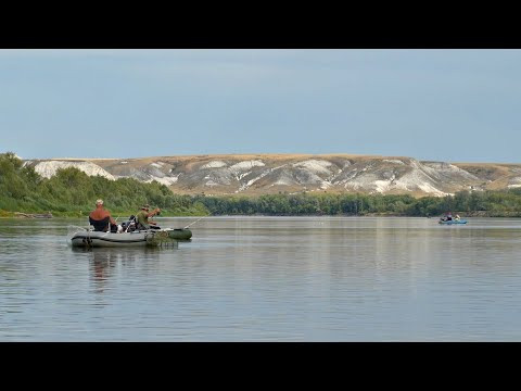 ПОЙМАЛ РЫБУ, КОТОРАЯ ЛОМАЛА КРЮЧКИ МЕСТНЫМ РЫБАКАМ! Рыбалка на дальних берегах.
