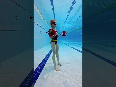За гранью привычного: подъём штанги под водой #swimming #freediving #underwater