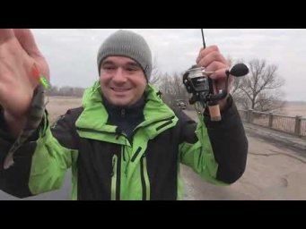 Где тихая вода - корка льда. Лёд обойдём - рыбу найдём.