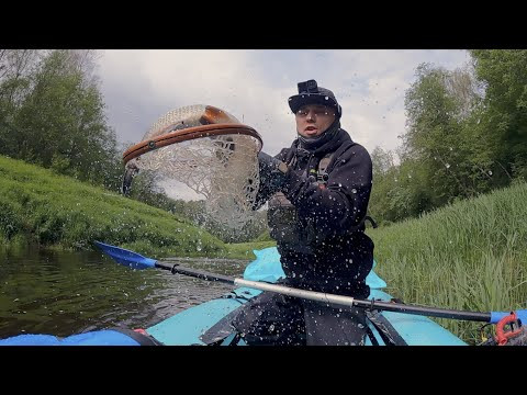 Трофей взят! Первый сплав и сразу КОНЬ! А ещё новая лодка