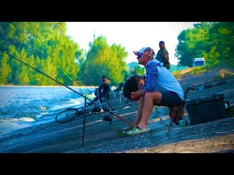 Карась ЗАЙШОВ ПІД ПЛИТИ Водосховища! Ловлять всі і кожний!