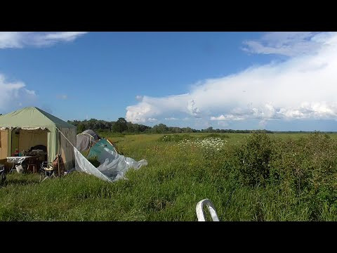 На Оке. Вокруг нас Грозы. Рыбацкое бытиё.  Третий день в палаточном лагере.