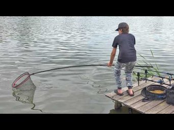 КТО ПОЙМАЕТ МЕНЬШЕ - ЕСТ УХО! Рыболовный челендж с сыном