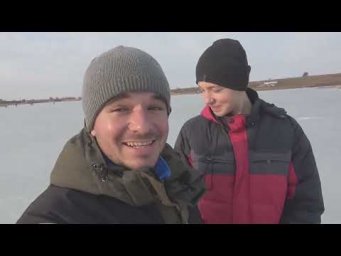 Мартовский лёд.  Как карася найти и поймать.